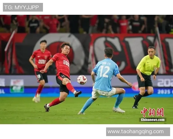 严鼎皓助力成都蓉城再创辉煌展现足球新风貌 严鼎皓助力成都蓉城再创辉煌展现足球新风貌