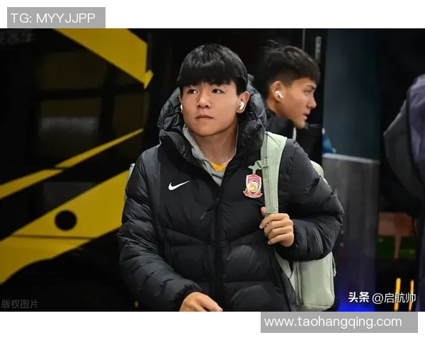 徐彬精彩进球助力青岛西海岸队赢得关键胜利展现球队实力