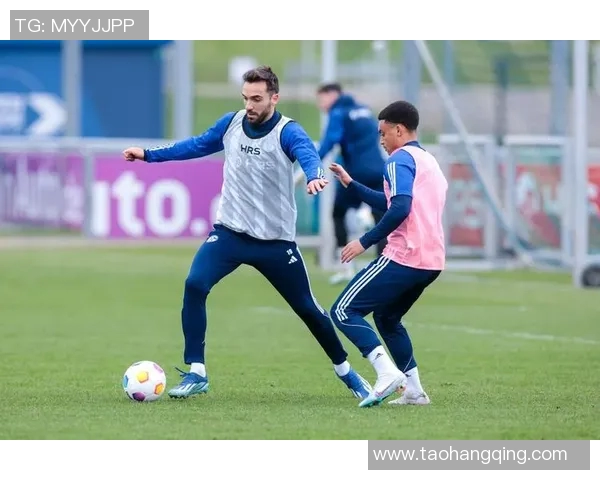 法甲联赛重燃战火巴黎圣日耳曼领跑积分榜梅西卢卡库双核心火力全开